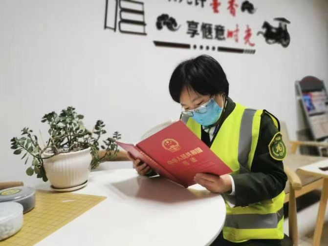 冀州西收费站：弘扬法治精神 推进依法治企1