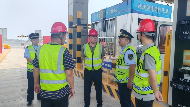   邢衡衡水分公司党委委员、副总经理张良武对机电专项工程进行督导检查