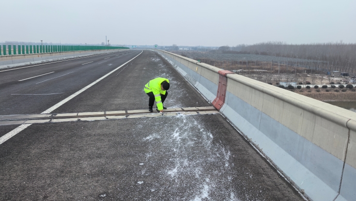 邢衡衡水分公司：织密雪天安全网，全力护航出行路