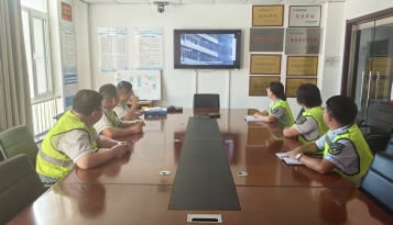 冀州南收费站组织观看安全警示教育片